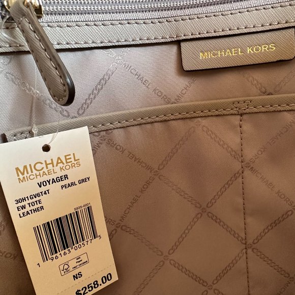 Michael Kors Voyager Drawstring Tote Bag Pearl Grey + Double Zip Wallet MK Gold - Picture 11 of 16